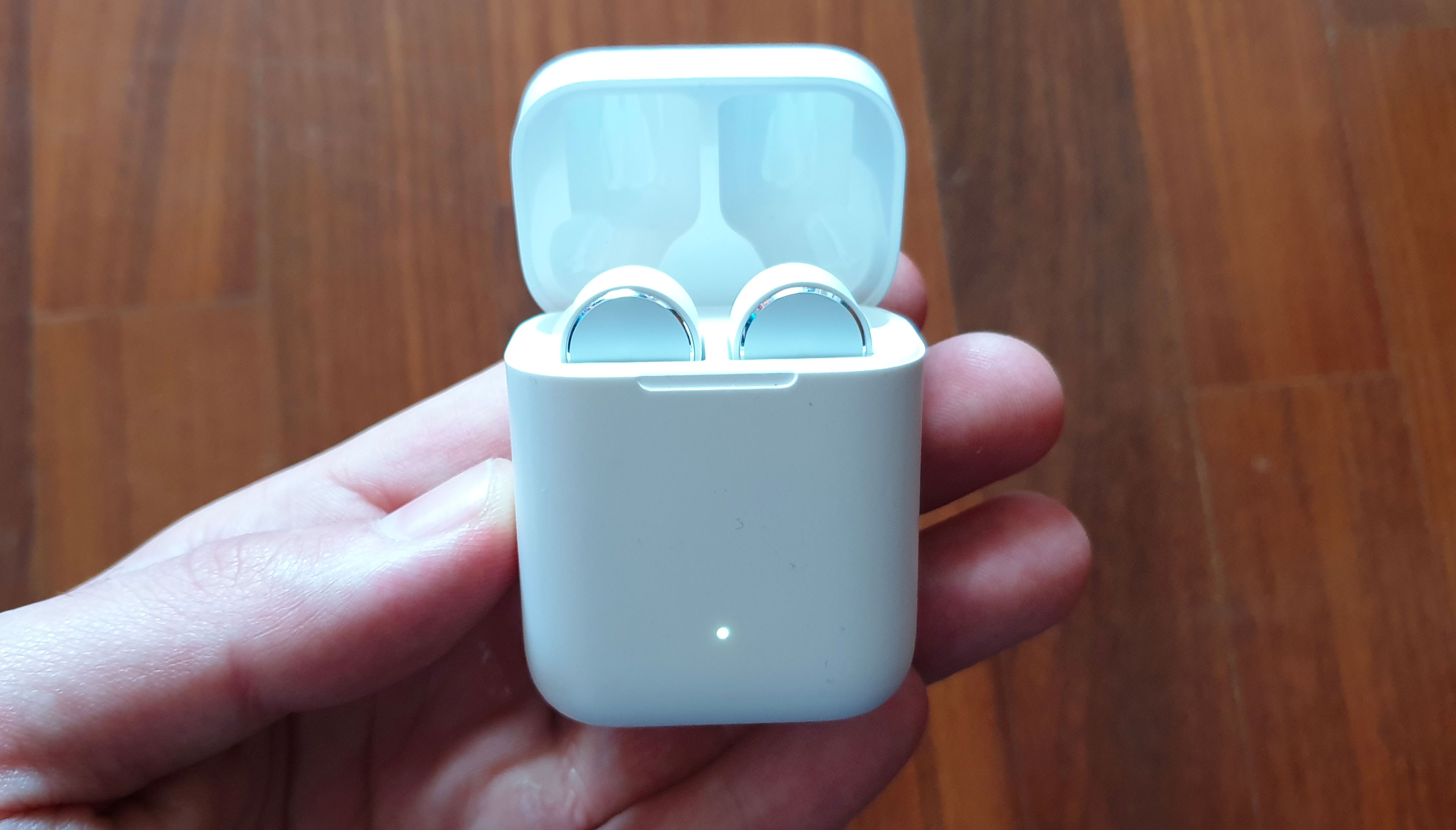 Какие наушники лучше airpods или airdots pro